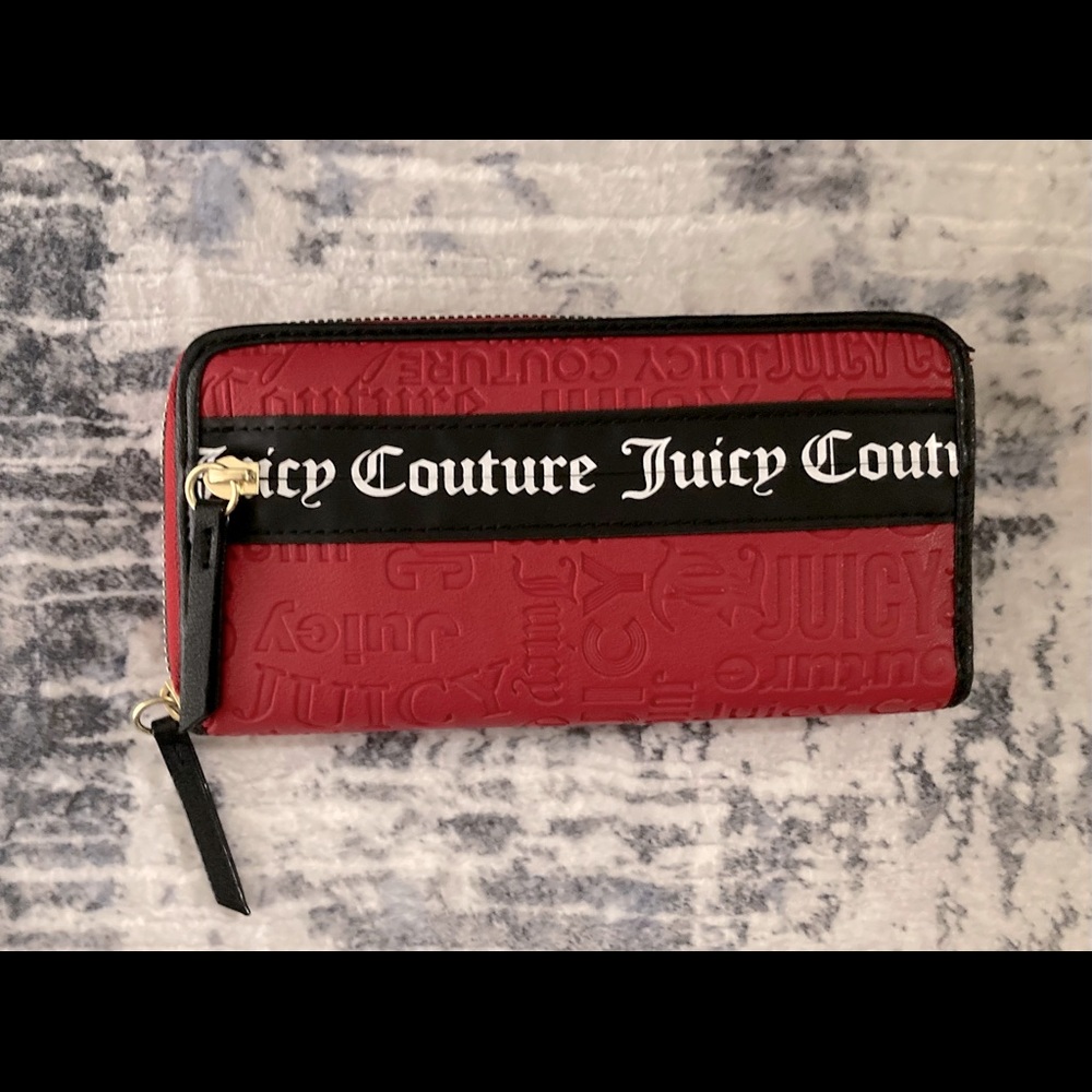 NWOT Juicy Couture Zip Around  Wallet